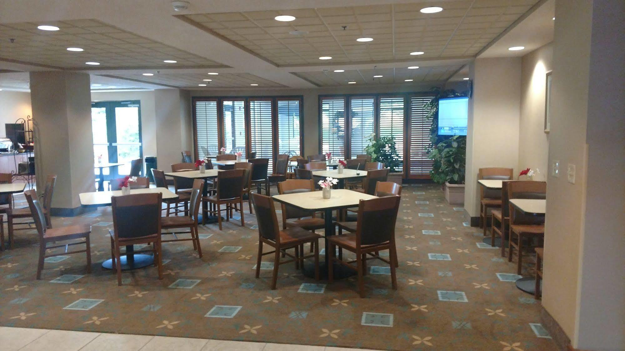 Wingate By Wyndham Gillette Hotel Exterior foto